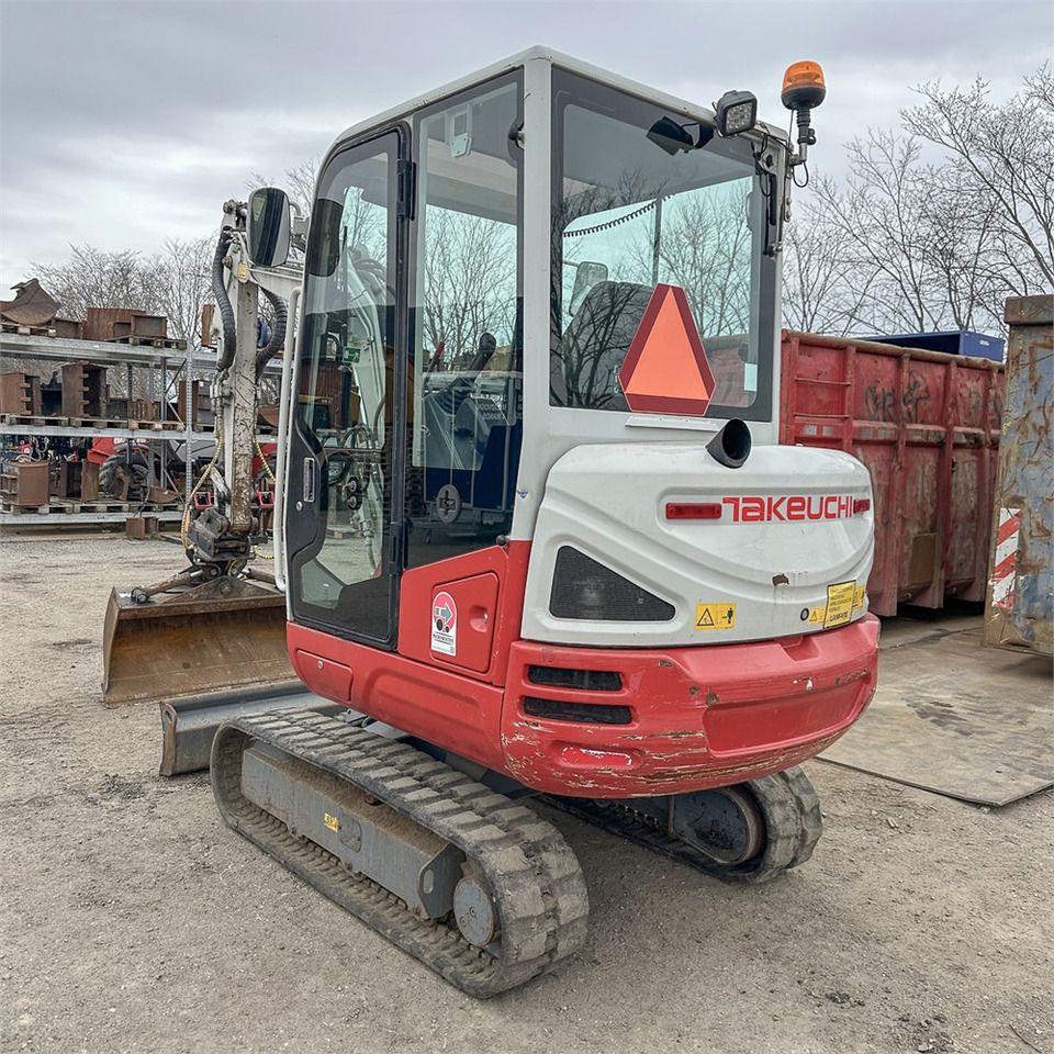 Takeuchi TB230 - Miniexcavadora: foto 3 Takeuchi TB230 - Miniexcavadora: foto 3