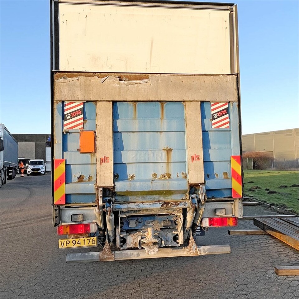 Leasing financiero de Volvo FM12 leasing Volvo FM12: foto 14