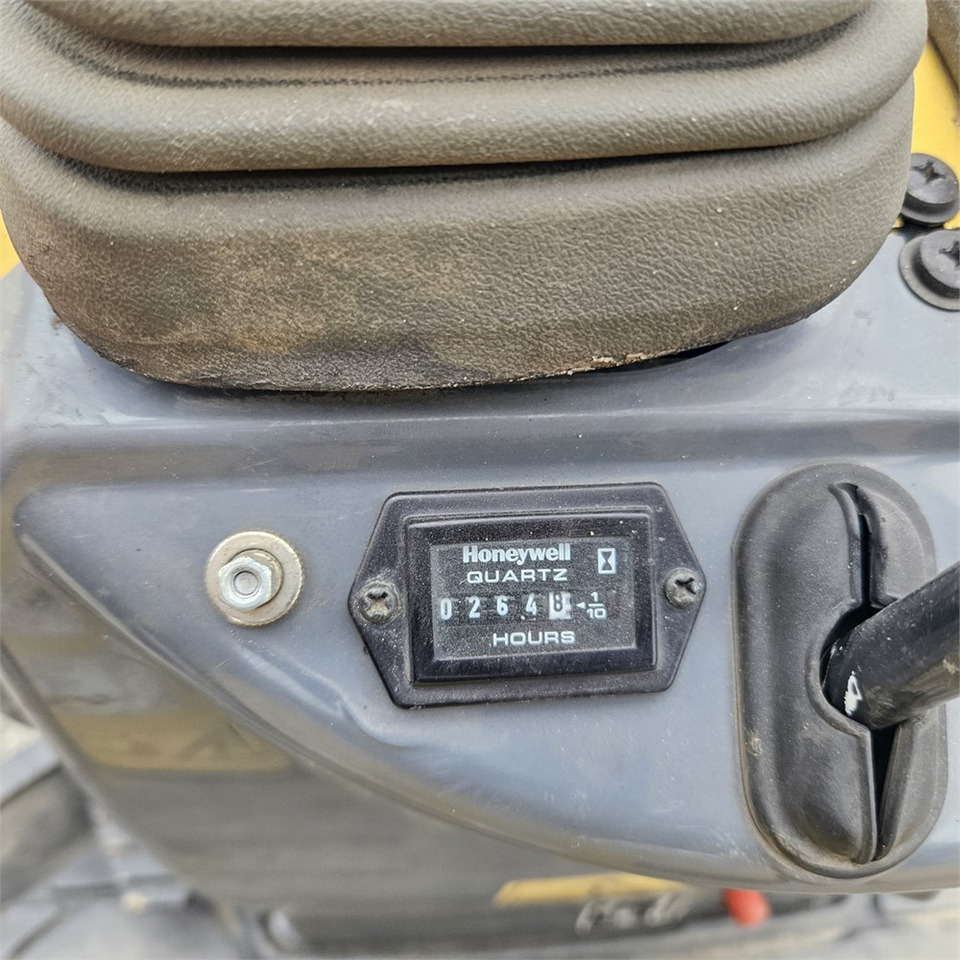 Miniexcavadora Yanmar SV08-1A (S): foto 8 Miniexcavadora Yanmar SV08-1A (S): foto 8