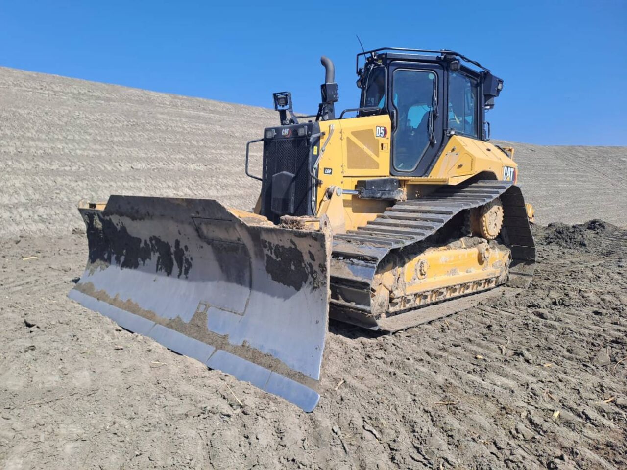 CAT D5-17VP - Bulldozer: foto 1 CAT D5-17VP - Bulldozer: foto 1