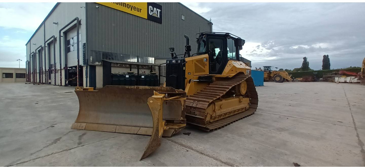 CAT D5 - Bulldozer: foto 1 CAT D5 - Bulldozer: foto 1
