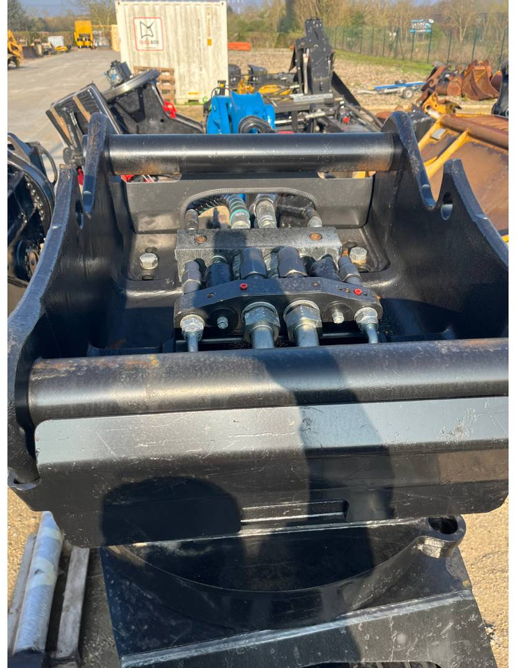 CAT HCS80 - Acoplamiento rápido para Maquinaria de construcción: foto 1 CAT HCS80 - Acoplamiento rápido para Maquinaria de construcción: foto 1