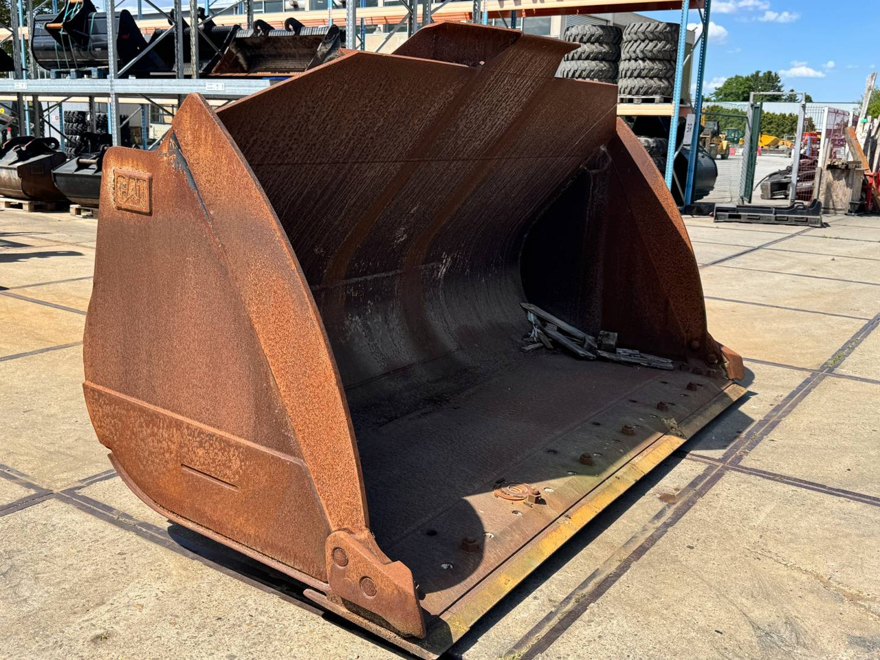 CAT MATERIAL HANDLER/ 4.6M3 / FOR FUSION COUPLER - Cazo: foto 2 CAT MATERIAL HANDLER/ 4.6M3 / FOR FUSION COUPLER - Cazo: foto 2