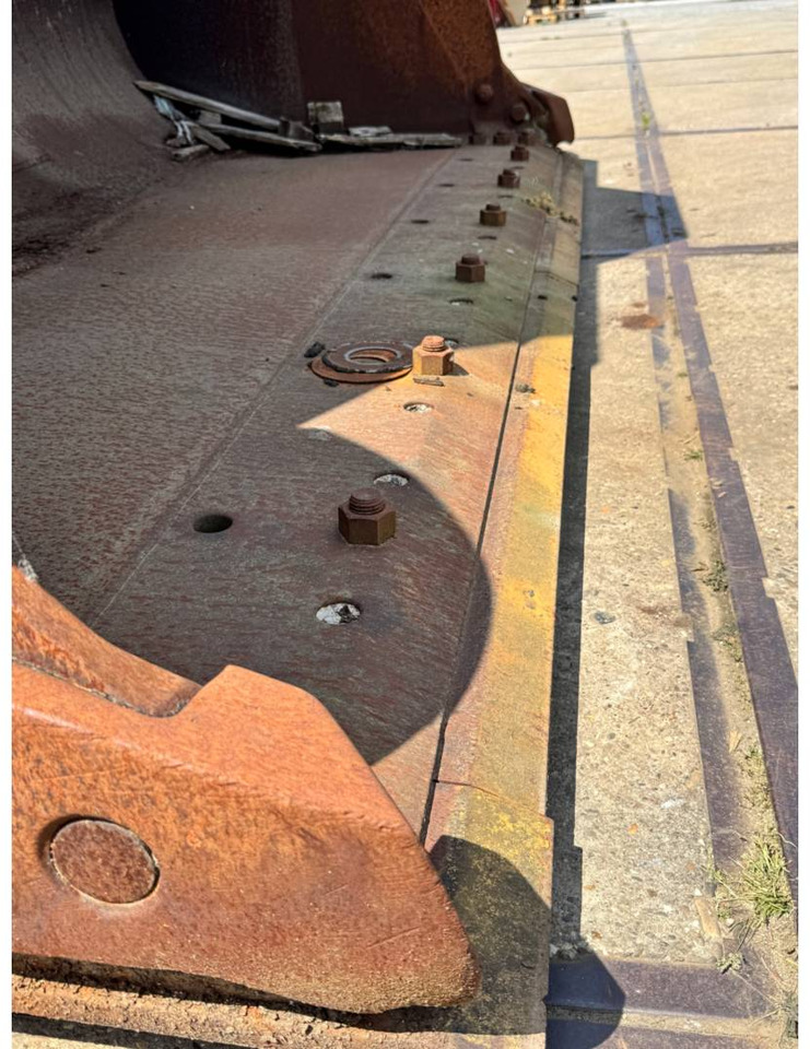 CAT MATERIAL HANDLER/ 4.6M3 / FOR FUSION COUPLER - Cazo: foto 5 CAT MATERIAL HANDLER/ 4.6M3 / FOR FUSION COUPLER - Cazo: foto 5