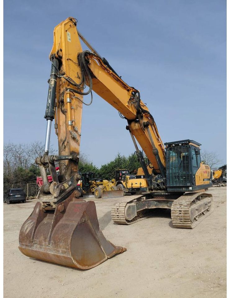 HYUNDAI HX300L - Cargadora de ruedas: foto 2 HYUNDAI HX300L - Cargadora de ruedas: foto 2