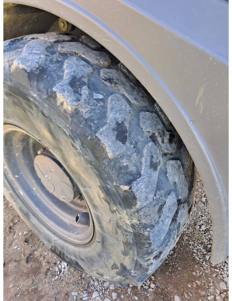 Minicargadora MECALAC AX1000: foto 10