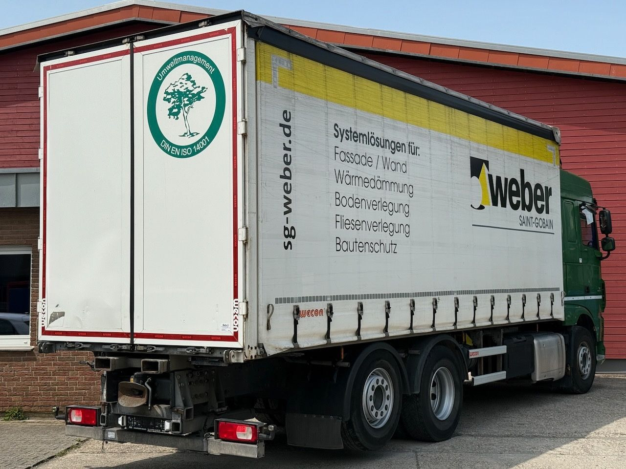 DAF XF 460 SpaceCab, Edscha, Lenkachse, Intarder - Camión lona: foto 2 DAF XF 460 SpaceCab, Edscha, Lenkachse, Intarder - Camión lona: foto 2