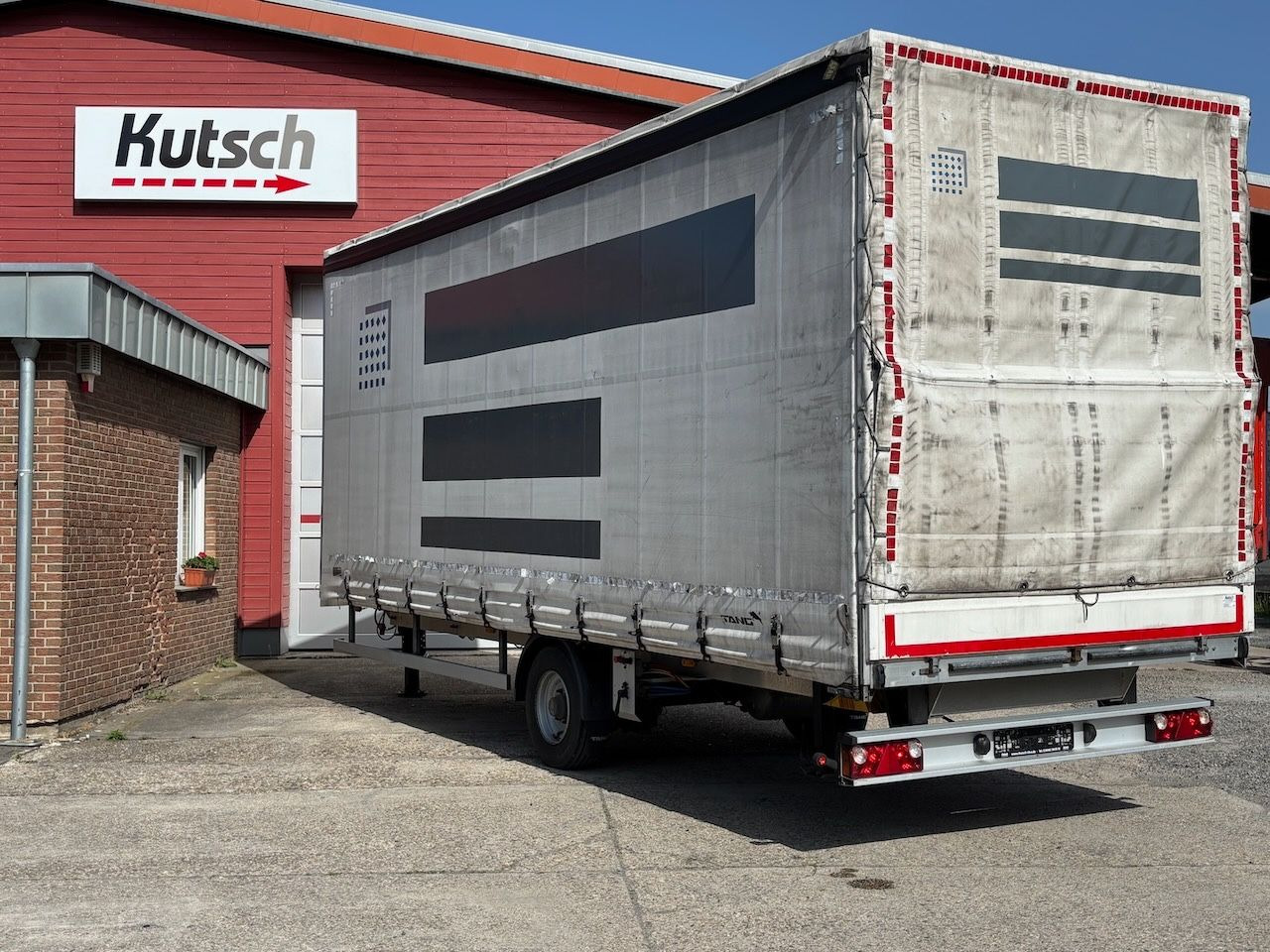 Tang 1achs Edscha, Schiebeplane 7,25m - Remolque con toldo: foto 4 Tang 1achs Edscha, Schiebeplane 7,25m - Remolque con toldo: foto 4