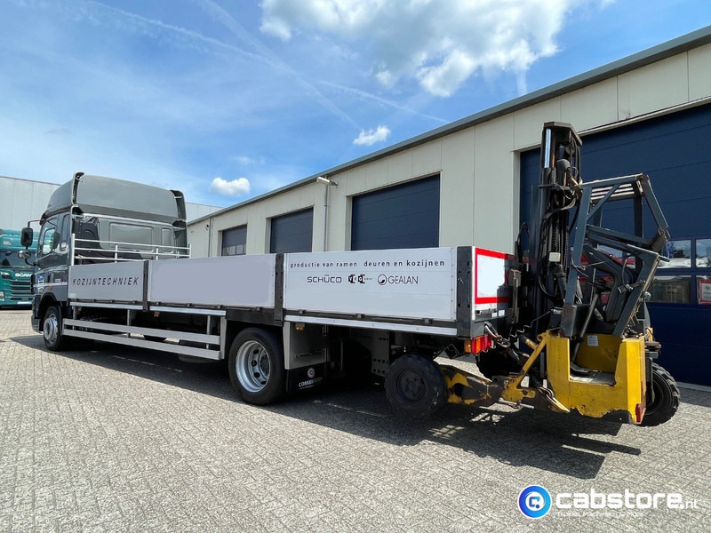DAF CF 85 .360 4x2 Euro 5 - Open laadbak - Bouwjaar 2012 - Kooi-aap meeneemheftruck - Camión caja abierta: foto 3 DAF CF 85 .360 4x2 Euro 5 - Open laadbak - Bouwjaar 2012 - Kooi-aap meeneemheftruck - Camión caja abierta: foto 3