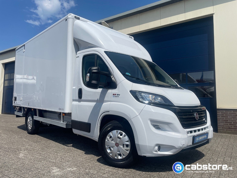 Fiat Ducato 2.3 Multijet 160 Pk Euro 6 - Bouwjaar 2021 - Handgeschakeld 6 speed - Airco - 3 zitplaatsen - Laadklep - Camión caja cerrada: foto 1 Fiat Ducato 2.3 Multijet 160 Pk Euro 6 - Bouwjaar 2021 - Handgeschakeld 6 speed - Airco - 3 zitplaatsen - Laadklep - Camión caja cerrada: foto 1
