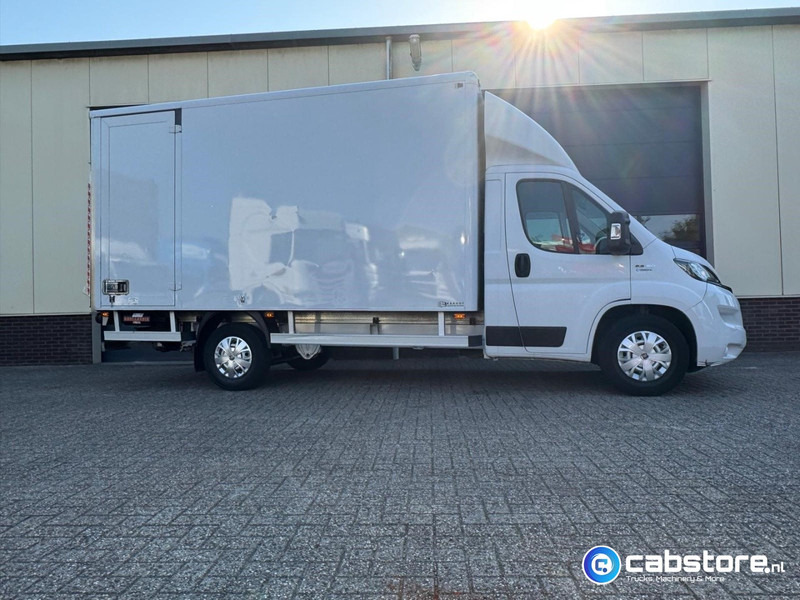 Fiat Ducato 2.3 Multijet 160 Pk Euro 6 - Bouwjaar 2021 - Handgeschakeld 6 speed - Airco - 3 zitplaatsen - Laadklep - Camión caja cerrada: foto 5 Fiat Ducato 2.3 Multijet 160 Pk Euro 6 - Bouwjaar 2021 - Handgeschakeld 6 speed - Airco - 3 zitplaatsen - Laadklep - Camión caja cerrada: foto 5