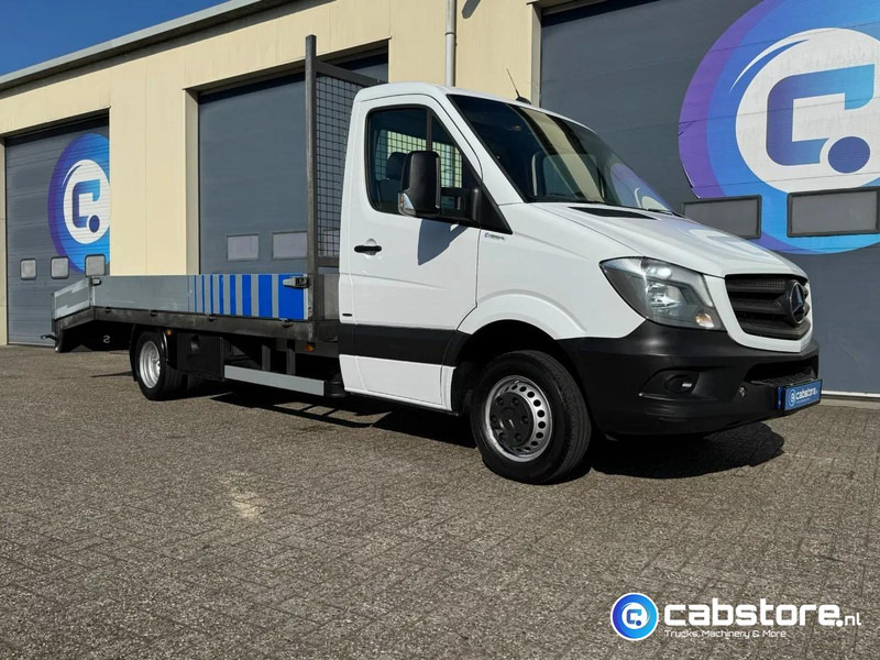 Mercedes-Benz Sprinter 516 CDI 2.2 163 Pk Euro 6 - Oprijwagen - Trekhaak - Year 2017 - Vehículo comercial ligero: foto 1 Mercedes-Benz Sprinter 516 CDI 2.2 163 Pk Euro 6 - Oprijwagen - Trekhaak - Year 2017 - Vehículo comercial ligero: foto 1