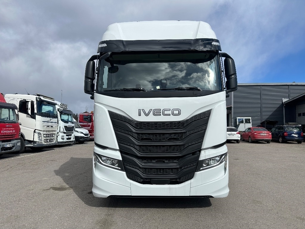 Iveco S-Way AS440S500 UUSI MALLI my 24 - Cabeza tractora: foto 2 Iveco S-Way AS440S500 UUSI MALLI my 24 - Cabeza tractora: foto 2