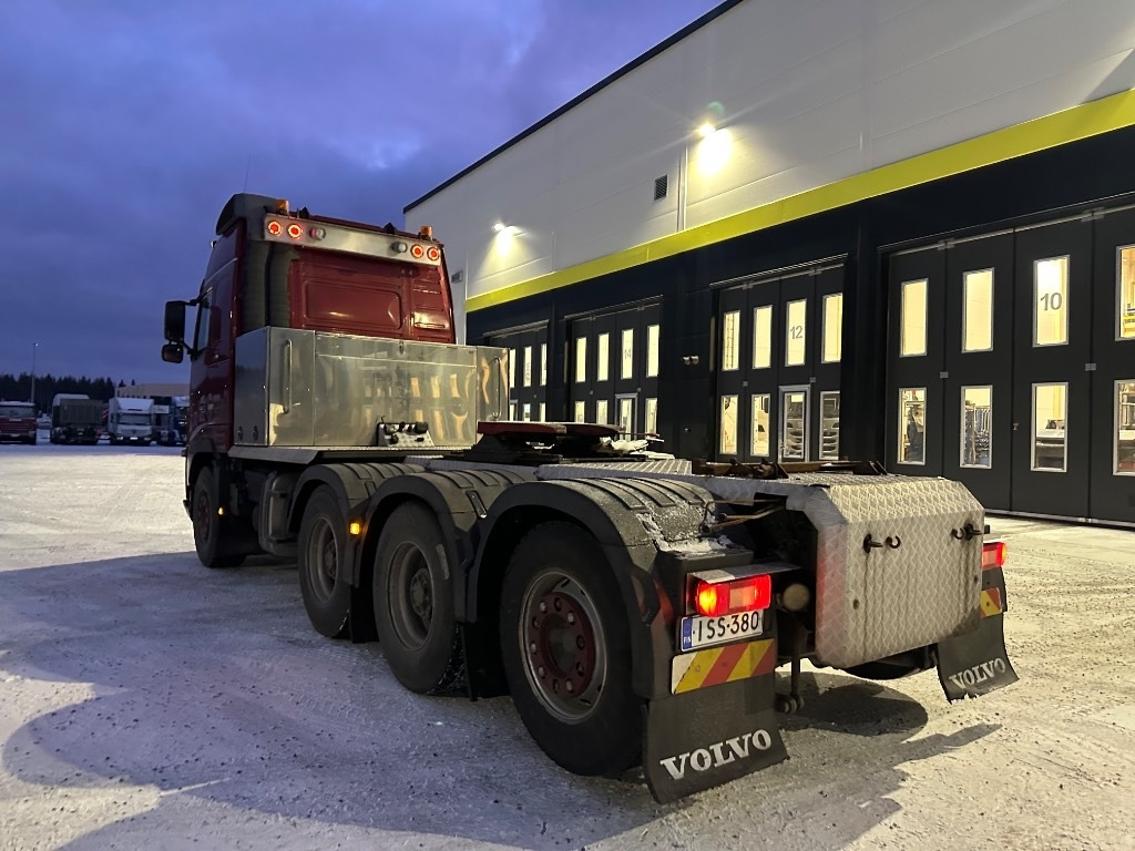 Volvo FH16 600 8x4*4 - Cabeza tractora: foto 3 Volvo FH16 600 8x4*4 - Cabeza tractora: foto 3