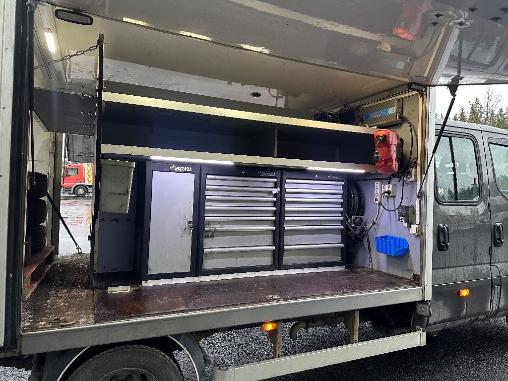 Iveco Daily 50C18A8 huoltoauto - Furgón: foto 3 Iveco Daily 50C18A8 huoltoauto - Furgón: foto 3