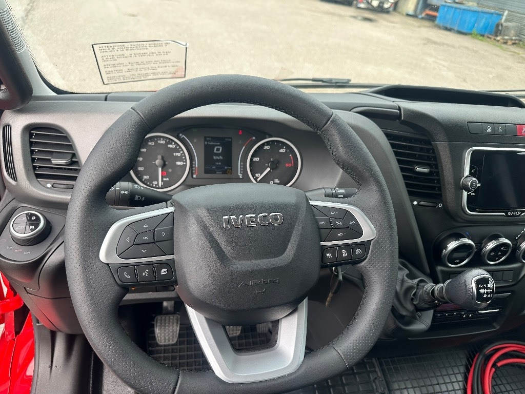 Grua de remolque autos nuevo Iveco Daily 70C18: foto 9