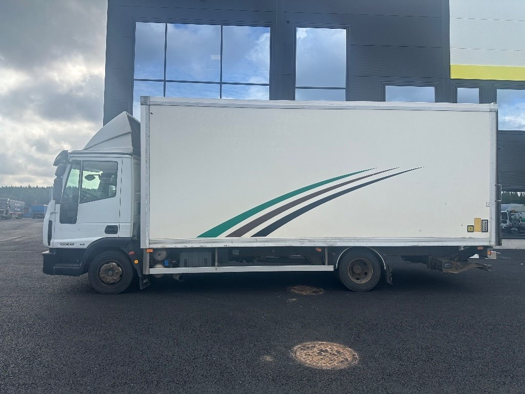 Iveco Eurocargo 100 E22  - Camión caja cerrada: foto 5 Iveco Eurocargo 100 E22  - Camión caja cerrada: foto 5