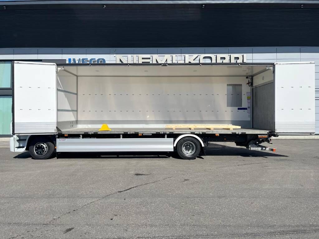 Iveco Eurocargo 160E28/FP - Camión caja cerrada: foto 2 Iveco Eurocargo 160E28/FP - Camión caja cerrada: foto 2