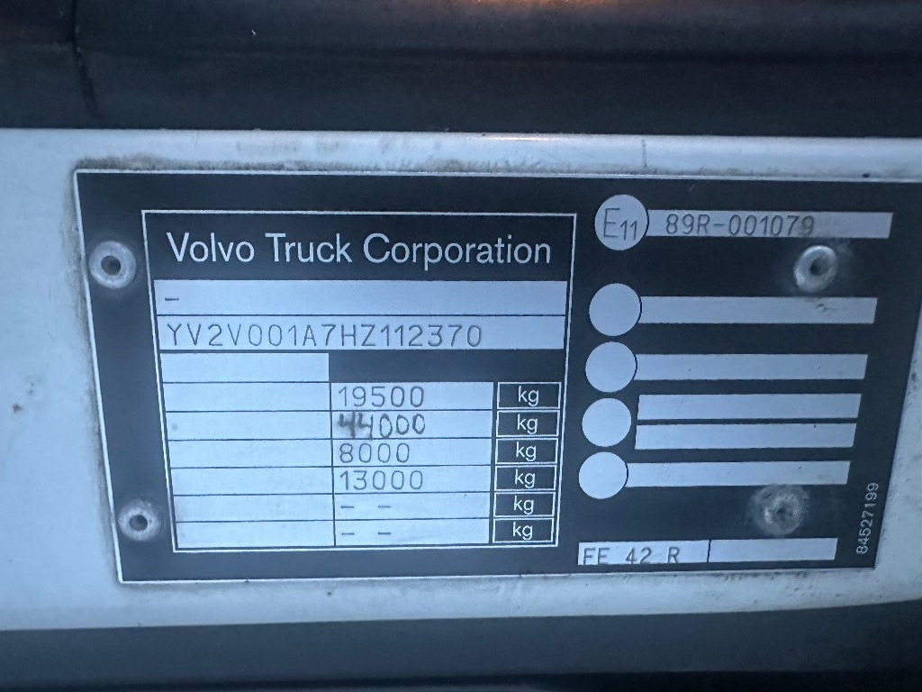 Volvo FE 320  - Camión caja cerrada: foto 2 Volvo FE 320  - Camión caja cerrada: foto 2