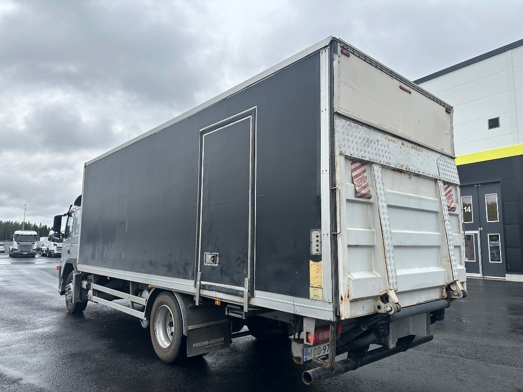 Volvo FM9 300 4x2 - Camión caja cerrada: foto 4 Volvo FM9 300 4x2 - Camión caja cerrada: foto 4