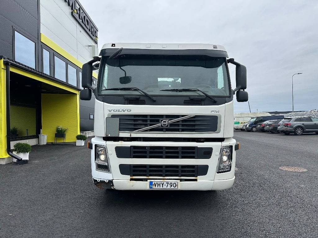 Volvo FM9 4x2 vaijerilaitteilla - Portacontenedor de cadenas camión: foto 2 Volvo FM9 4x2 vaijerilaitteilla - Portacontenedor de cadenas camión: foto 2