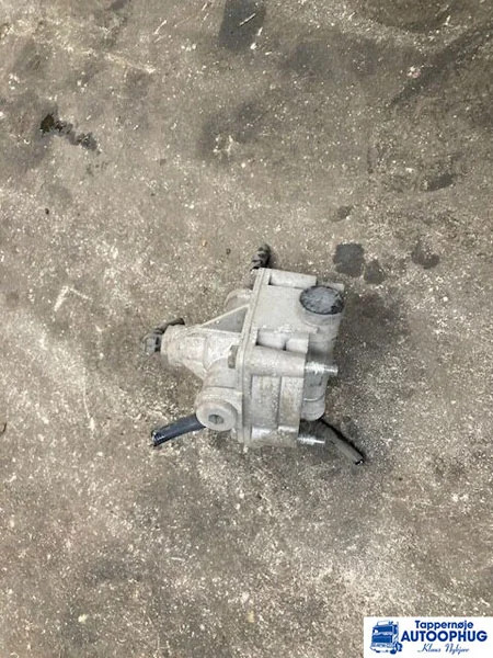 DAF Relay valave – DAF 1808338 - Relé para Camión: foto 2 DAF Relay valave – DAF 1808338 - Relé para Camión: foto 2