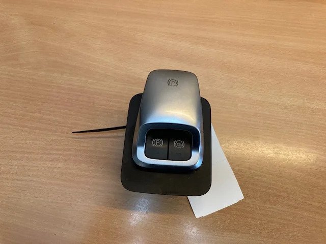 Mercedes A0005453344 – Mercedes parking brake switch - Sistema eléctrico para Camión: foto 1 Mercedes A0005453344 – Mercedes parking brake switch - Sistema eléctrico para Camión: foto 1