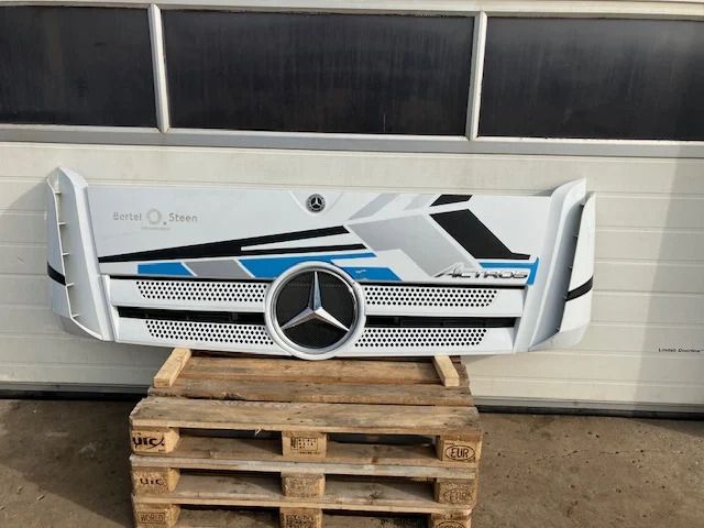 Mercedes Front – Mercedes A960 750 15 67 - Carrocería y exterior para Camión: foto 1 Mercedes Front – Mercedes A960 750 15 67 - Carrocería y exterior para Camión: foto 1