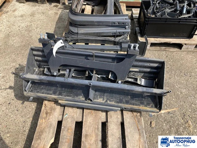 Scania Battery box – Scania 2016256 - Carrocería y exterior para Camión: foto 1 Scania Battery box – Scania 2016256 - Carrocería y exterior para Camión: foto 1