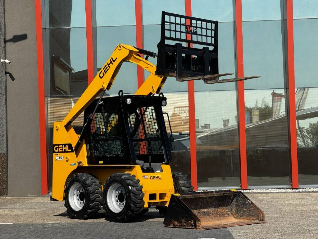 Gehl R135 / Manitou 1350R Skid Steer, 2022 - Minicargadora: foto 4 Gehl R135 / Manitou 1350R Skid Steer, 2022 - Minicargadora: foto 4