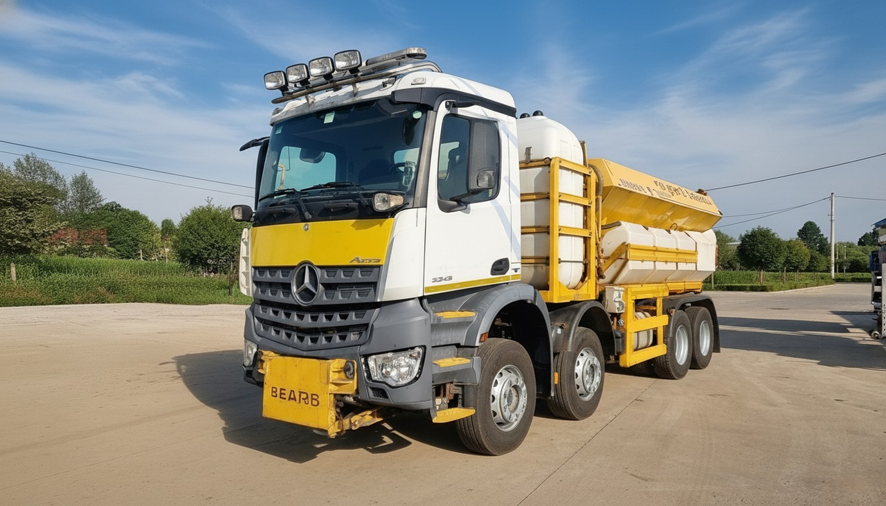 MERCEDES-BENZ AROCS 3243 8x4 | Euro 6 | Piaskarko Solarka Econ 12m³ - Máquina quitanieve: foto 1 MERCEDES-BENZ AROCS 3243 8x4 | Euro 6 | Piaskarko Solarka Econ 12m³ - Máquina quitanieve: foto 1