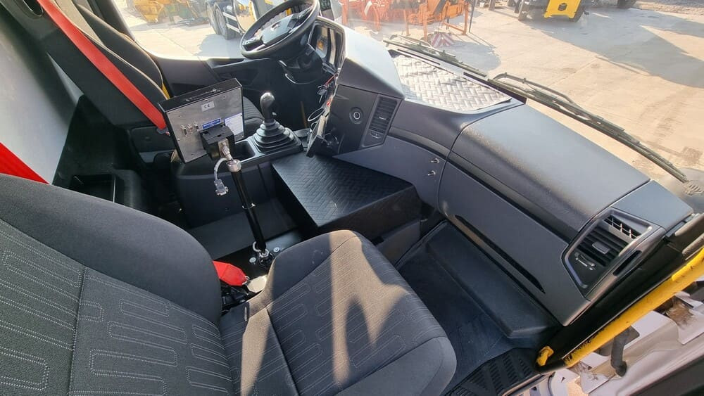 MERCEDES-BENZ AROCS 3243 8x4 | Euro 6 | Piaskarko Solarka Econ 12m³ - Máquina quitanieve: foto 2 MERCEDES-BENZ AROCS 3243 8x4 | Euro 6 | Piaskarko Solarka Econ 12m³ - Máquina quitanieve: foto 2