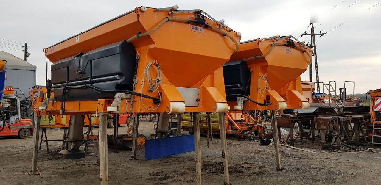 Schmidt Solarko piaskarka SCHMIDT STRATOS 5m3 20 - Esparcidor de sal para Vehículo municipal: foto 1 Schmidt Solarko piaskarka SCHMIDT STRATOS 5m3 20 - Esparcidor de sal para Vehículo municipal: foto 1