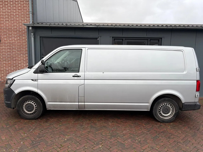 Volkswagen Transporter Lichte Schade 2.0 tdi L2 Carplay Parkeersensoren Dealeronderhouden NAP - Furgoneta pequeña: foto 4 Volkswagen Transporter Lichte Schade 2.0 tdi L2 Carplay Parkeersensoren Dealeronderhouden NAP - Furgoneta pequeña: foto 4