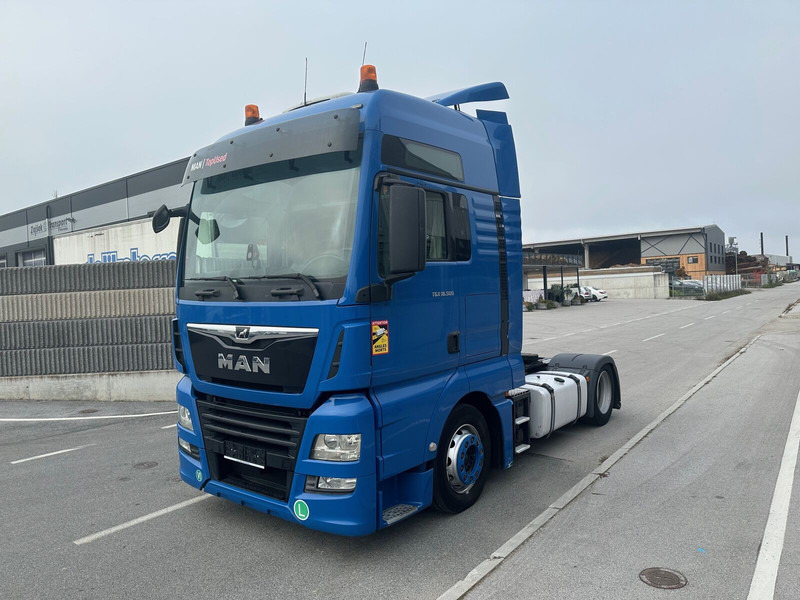 MAN TGX 18.500 - Cabeza tractora: foto 2 MAN TGX 18.500 - Cabeza tractora: foto 2