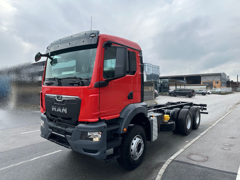 MAN TGS 33.400 6X4 BB CH - Chasis camión: foto 2 MAN TGS 33.400 6X4 BB CH - Chasis camión: foto 2