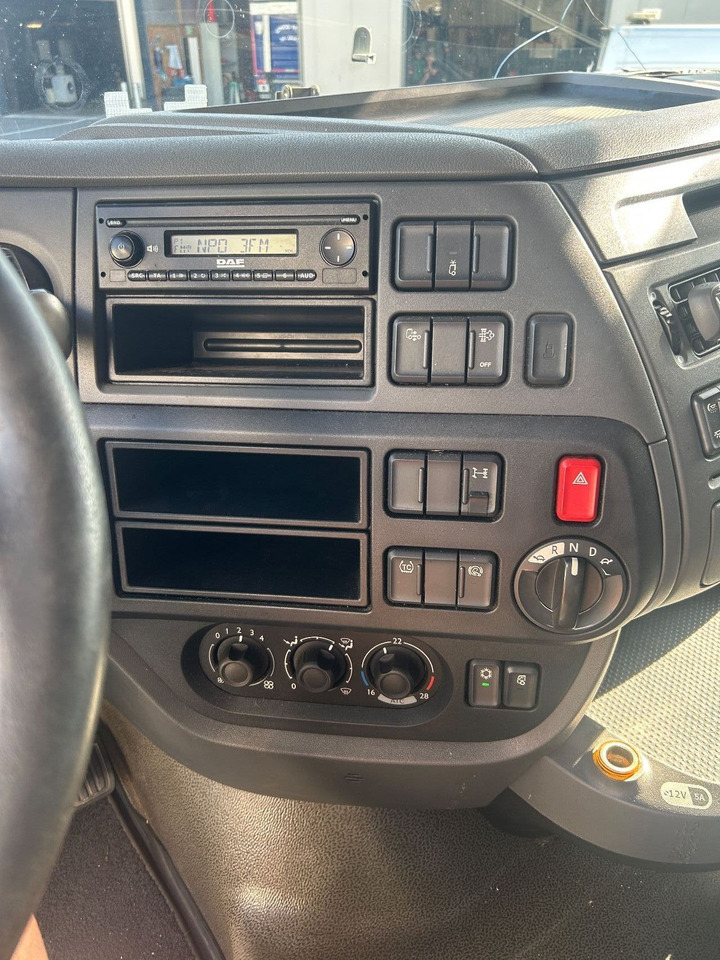 DAF XF 460 XF460 Super Space Cab - Cabeza tractora: foto 4 DAF XF 460 XF460 Super Space Cab - Cabeza tractora: foto 4