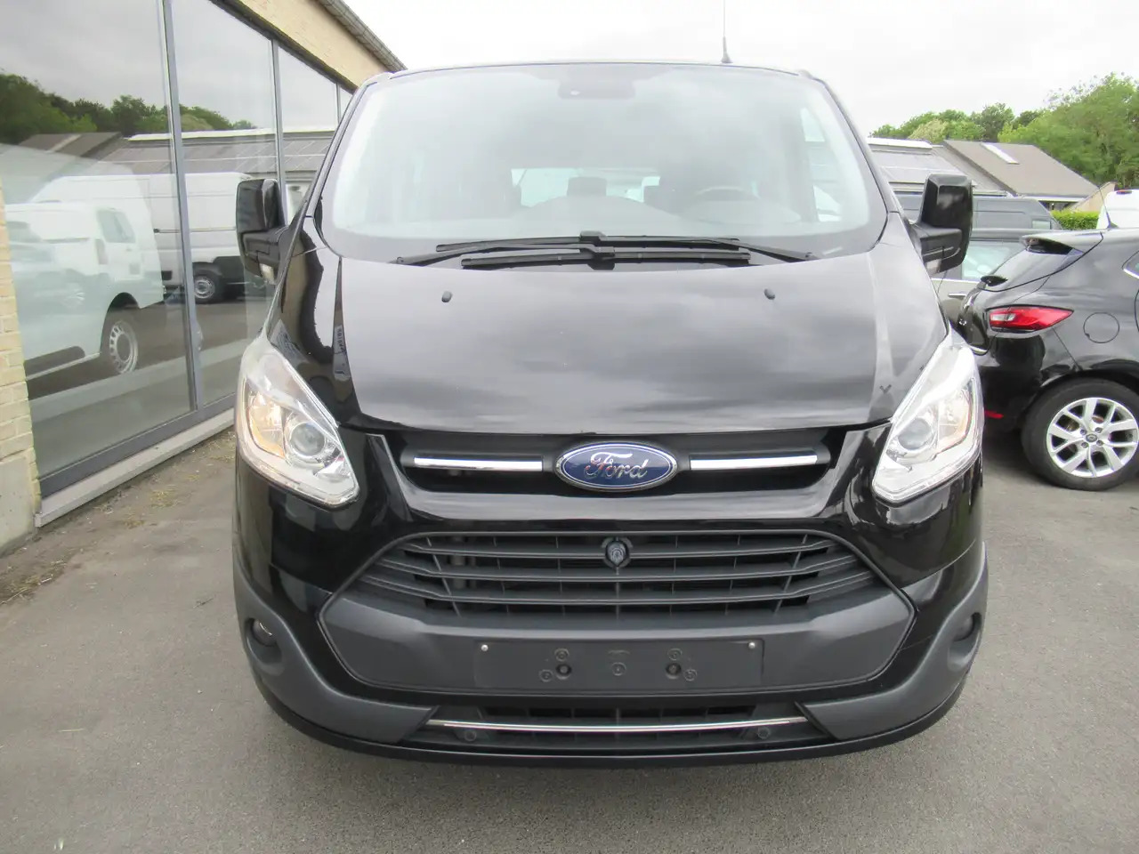 Ford Tourneo Custom 2.0 TDCi L2H1 - Otros: foto 3 Ford Tourneo Custom 2.0 TDCi L2H1 - Otros: foto 3