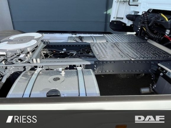 DAF XG 530 FT Alcoa Leder Vollluft Standklima - Cabeza tractora: foto 5 DAF XG 530 FT Alcoa Leder Vollluft Standklima - Cabeza tractora: foto 5