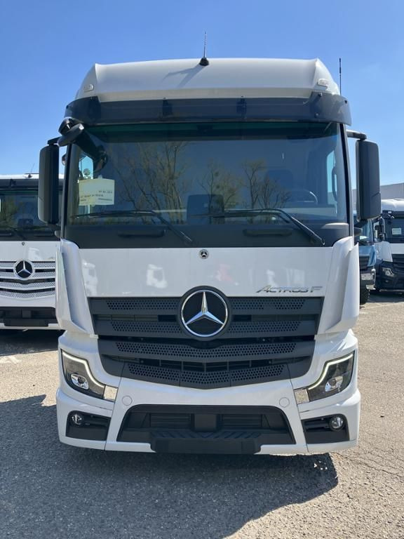 Mercedes-Benz Actros 1848 LS 4x2 KlimaA Navi STH Pano AUT - Cabeza tractora: foto 3 Mercedes-Benz Actros 1848 LS 4x2 KlimaA Navi STH Pano AUT - Cabeza tractora: foto 3