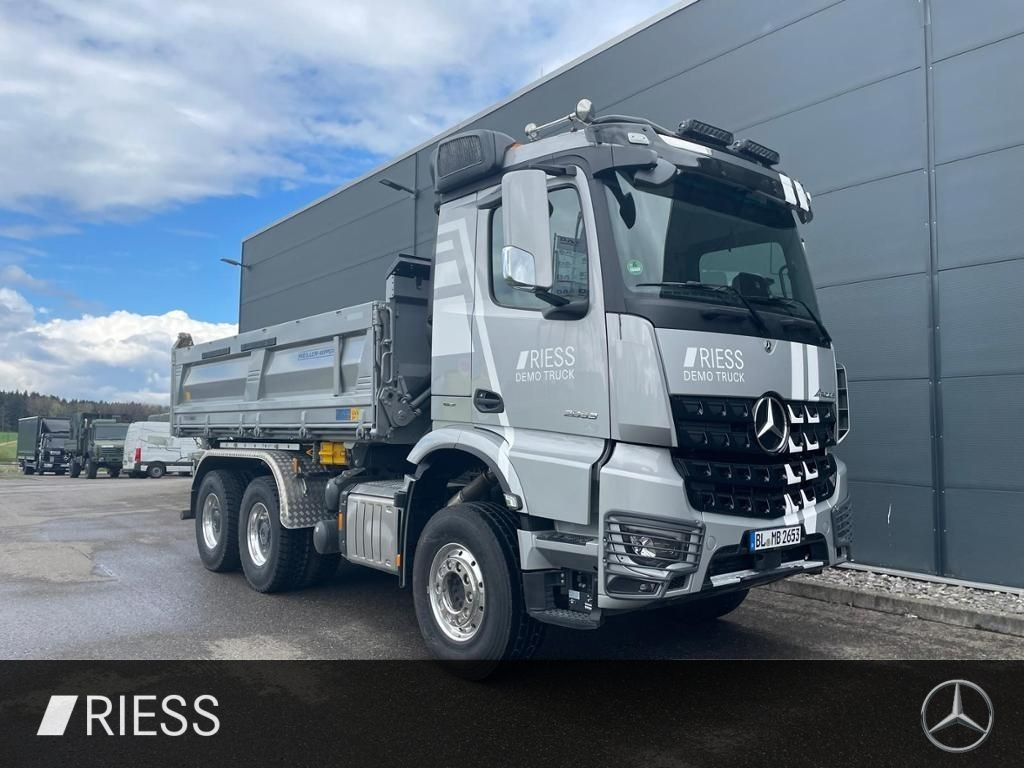 Mercedes-Benz Arocs 2653 K 6x4 Bordmatik AUT LM - Volquete camión: foto 2 Mercedes-Benz Arocs 2653 K 6x4 Bordmatik AUT LM - Volquete camión: foto 2