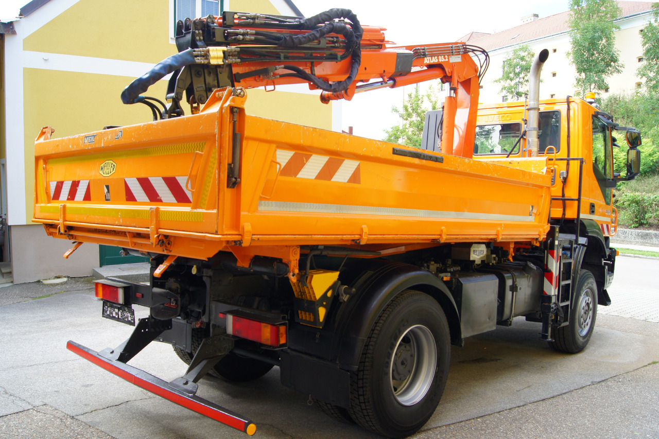 IVECO 190T33 Trakker 4x4/ATLAS 85.2/Euro5/Winterdienst/Streuer - Volquete camión: foto 5 IVECO 190T33 Trakker 4x4/ATLAS 85.2/Euro5/Winterdienst/Streuer - Volquete camión: foto 5