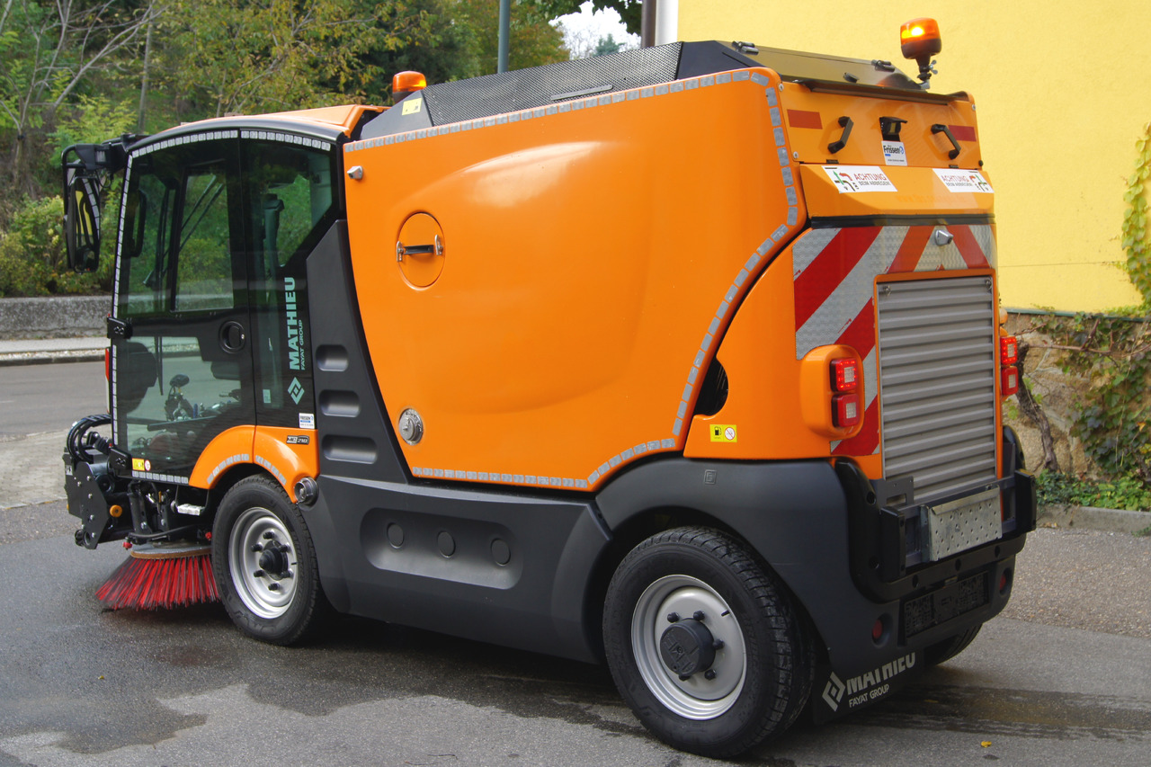 MATHIEU Azura Flex MC210 3-rd brush / EURO 6 / TÜV - Barredora vial: foto 5 MATHIEU Azura Flex MC210 3-rd brush / EURO 6 / TÜV - Barredora vial: foto 5