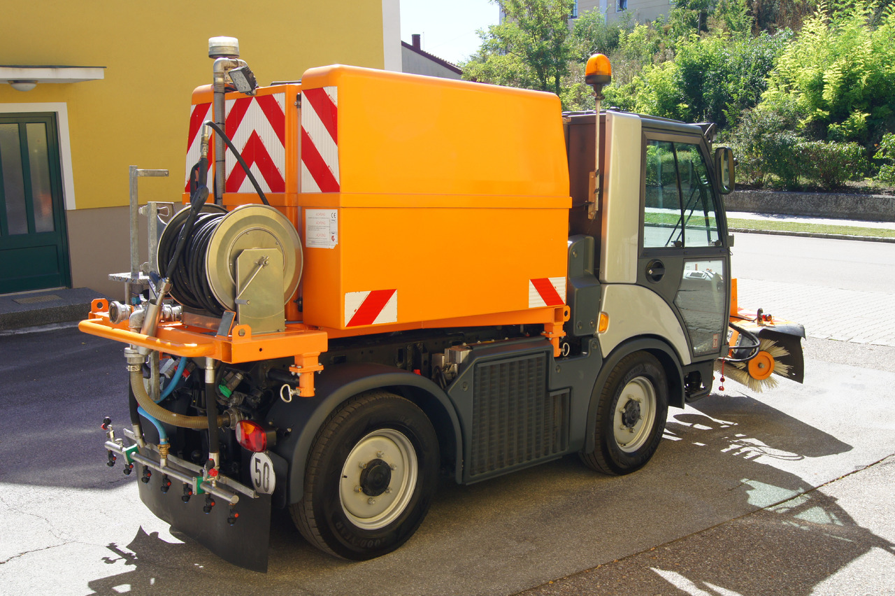 MULTICAR TREMO X56 Carrier CS/4x4/Euro 5/Besen/Wasserfass - Barredora vial: foto 4 MULTICAR TREMO X56 Carrier CS/4x4/Euro 5/Besen/Wasserfass - Barredora vial: foto 4
