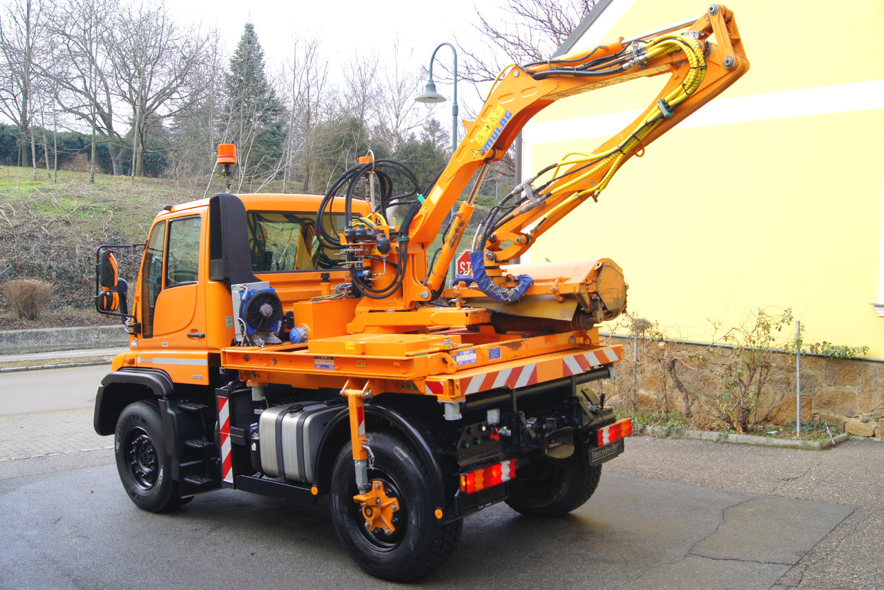 UNIMOG Unimog U 400/TÜV/Hydrostat/Mähtür +MULAG MHU 800 - Volquete camión: foto 4 UNIMOG Unimog U 400/TÜV/Hydrostat/Mähtür +MULAG MHU 800 - Volquete camión: foto 4