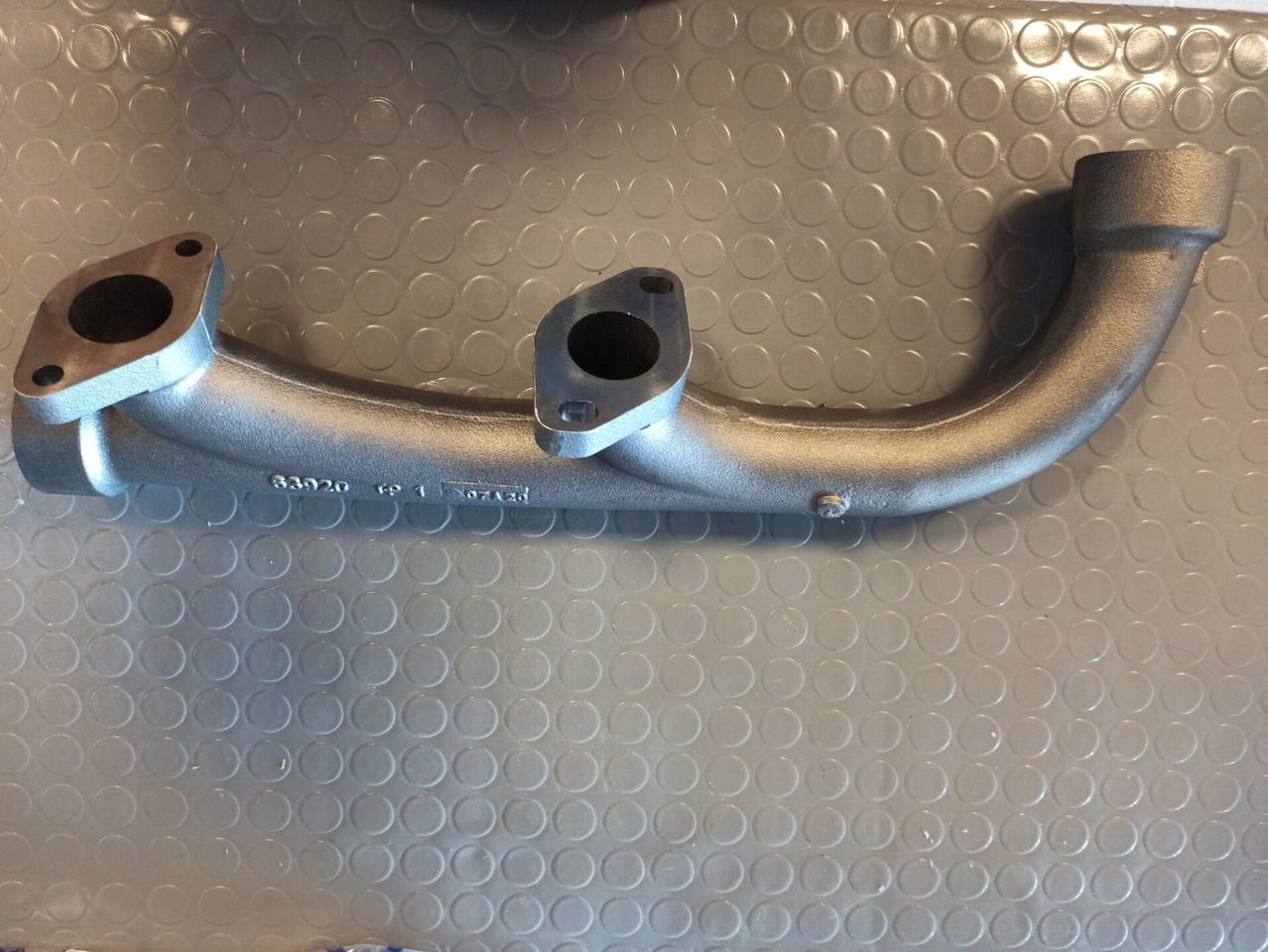 SCANIA EXHAUST MANIFOLD 63920, 1928762 - Colector de escape para Camión: foto 1 SCANIA EXHAUST MANIFOLD 63920, 1928762 - Colector de escape para Camión: foto 1