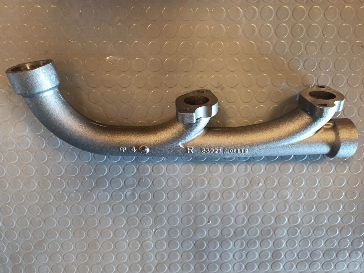 SCANIA EXHAUST MANIFOLD - COS63921 - Colector de escape para Camión: foto 1 SCANIA EXHAUST MANIFOLD - COS63921 - Colector de escape para Camión: foto 1