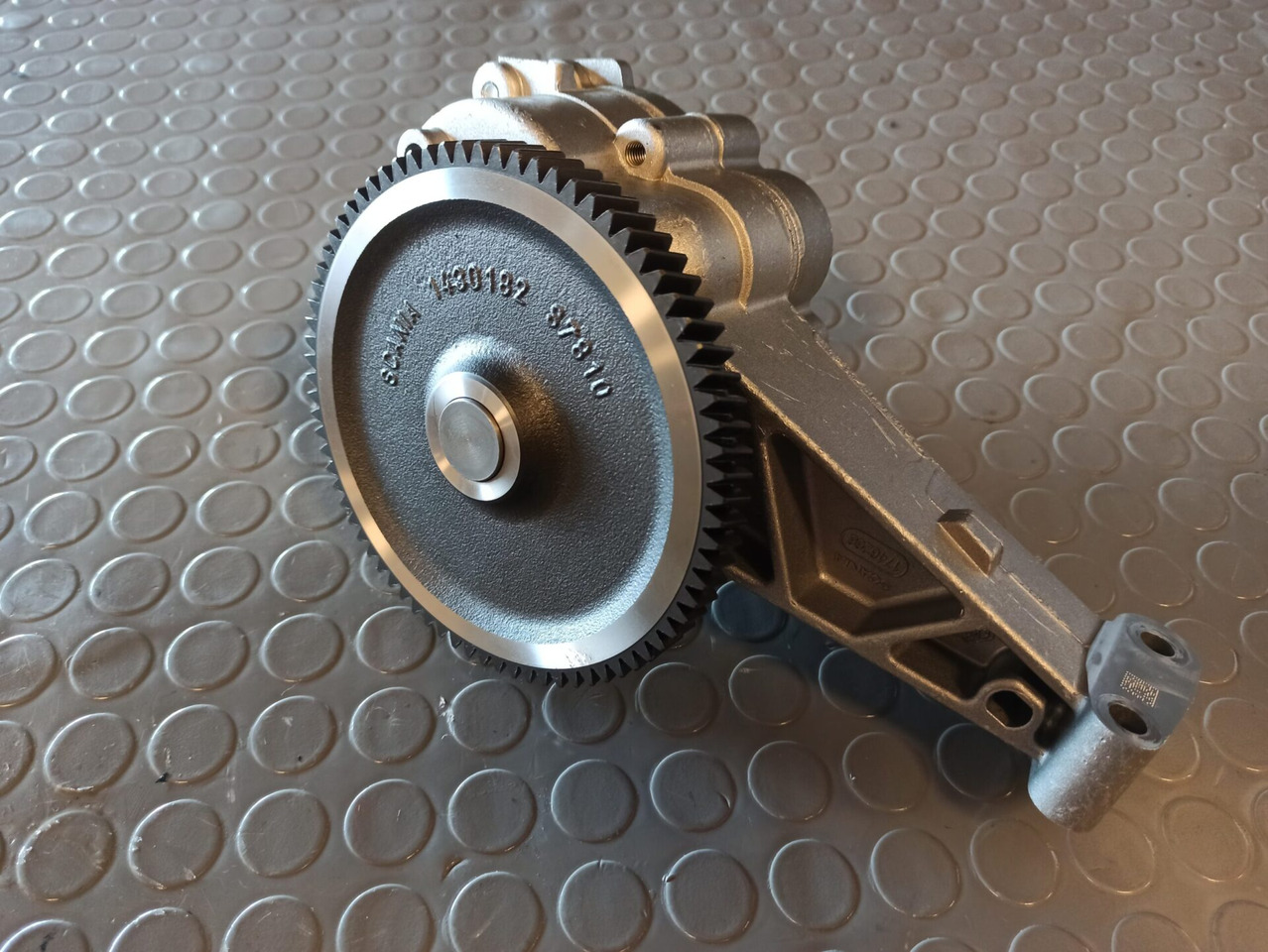 SCANIA NEW OIL PUMP DC13 - 2105497 - Bomba de aceite para Camión: foto 1 SCANIA NEW OIL PUMP DC13 - 2105497 - Bomba de aceite para Camión: foto 1