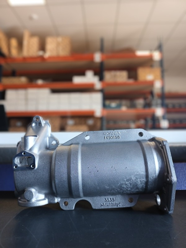 SCANIA OIL COOLER HOUSING - 1450158 - Enfriador de aceite para Camión: foto 1 SCANIA OIL COOLER HOUSING - 1450158 - Enfriador de aceite para Camión: foto 1