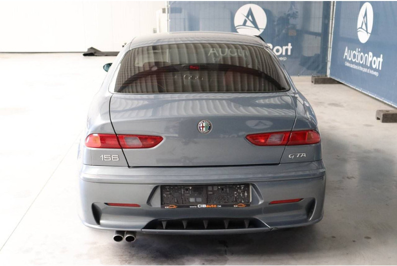 Alfa Romeo 156 3.2i V6 24v GTA - Sedan: foto 5 Alfa Romeo 156 3.2i V6 24v GTA - Sedan: foto 5